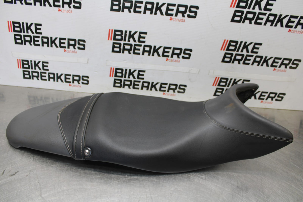 12 TRIUMPH STREET TRIPLE R FRONT REAR SEAT SADDLE BB914