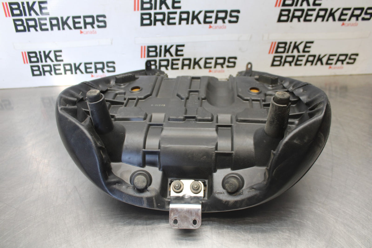 05-09 SUZUKI BOULEVARD C90 FRONT DRIVERS SEAT BB918
