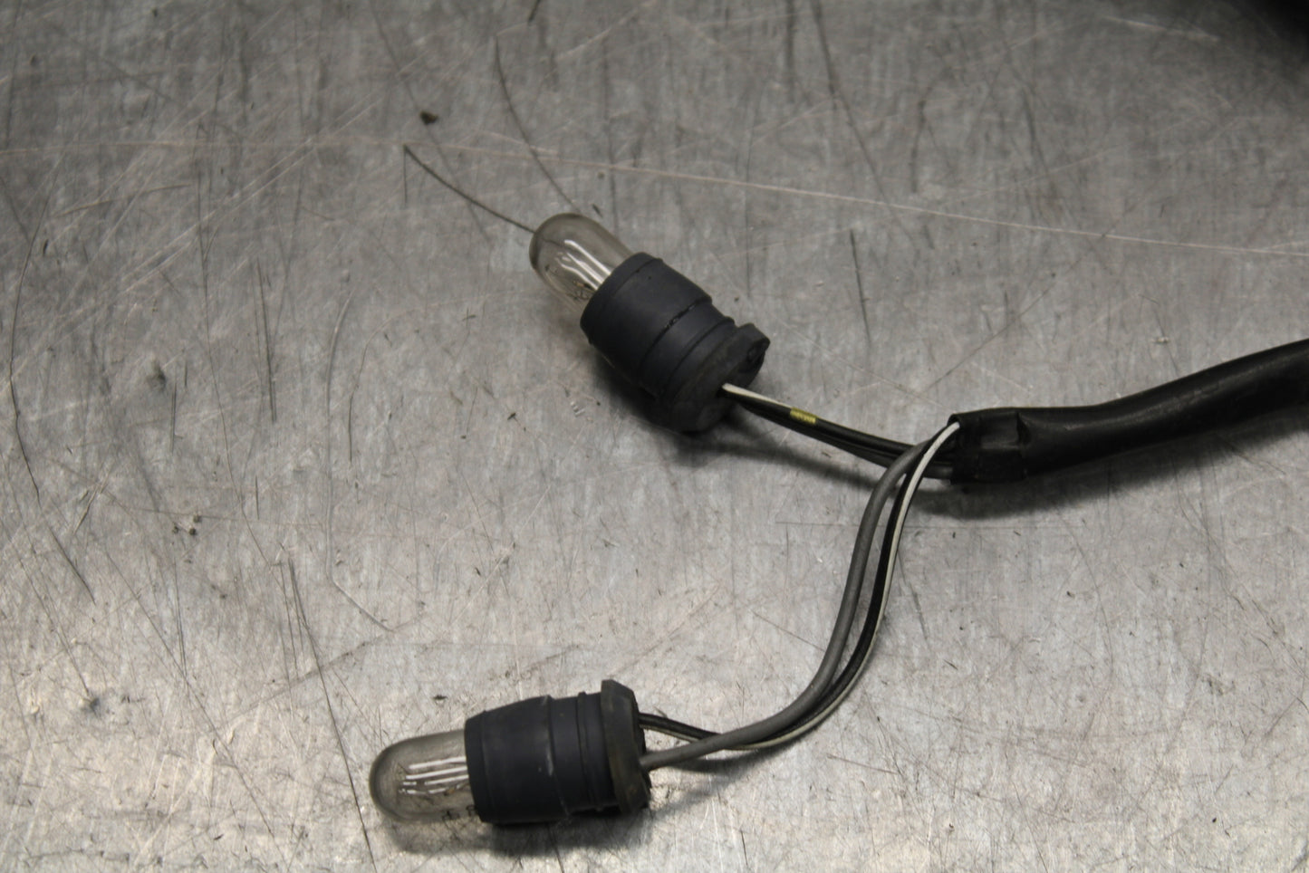 87-03 SUZUKI INTRUDER 1400 VS1400GLP GAUGES METER NEUTRAL OIL LIGHT BB752