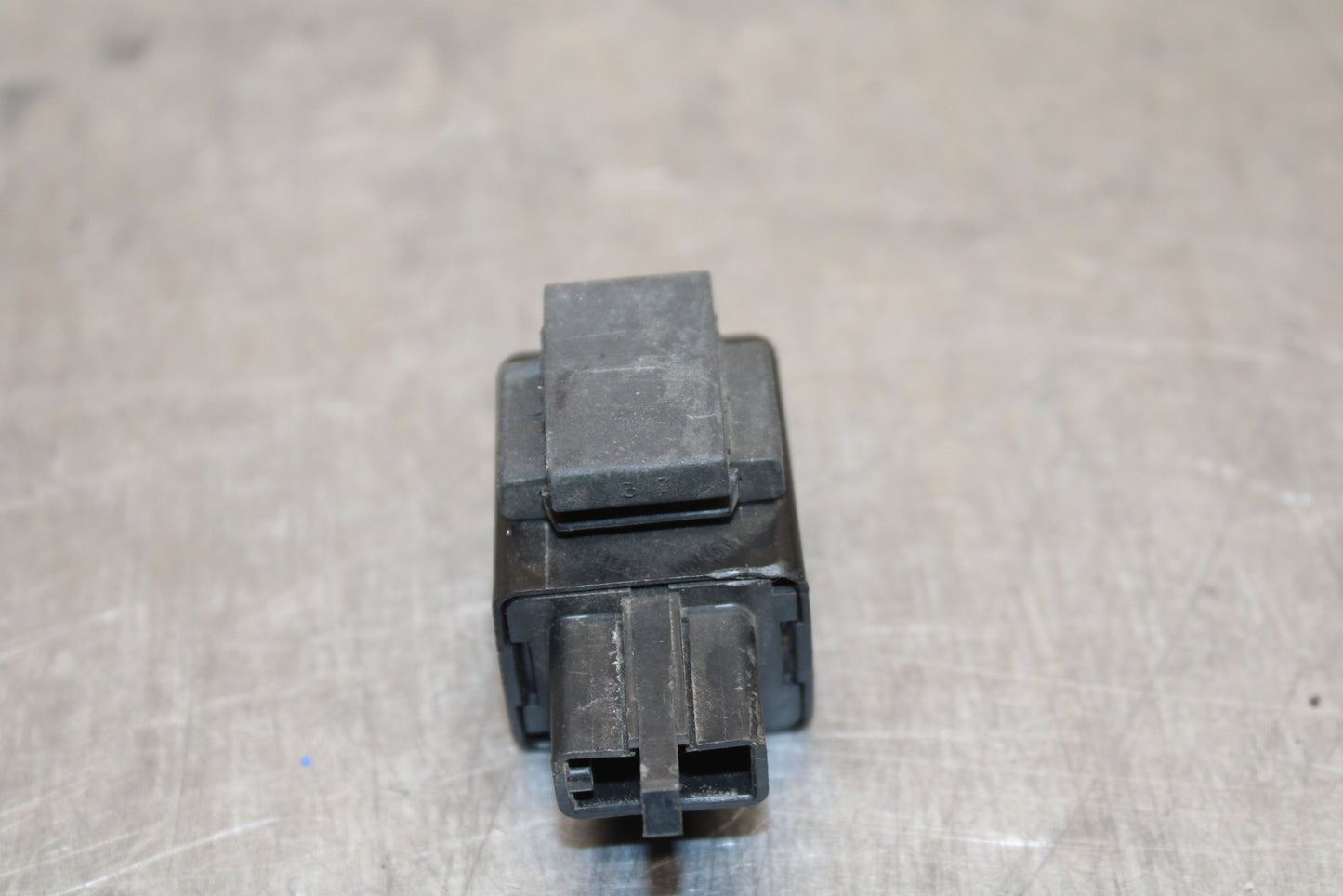 04-05 YAMAHA YZF R1 TURN SIGNAL BLINKER RELAY FLASHER SWITCH BB131