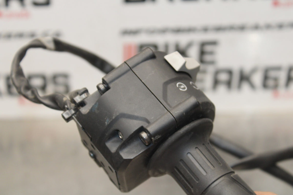 22 KAWASAKI NINJA 1000SX RIGHT CLIP ON HANDLE KILL OFF START SWITCHES BB780