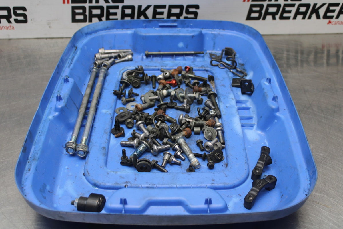 05-06 SUZUKI GSXR1000 MOUNTING BOLTS HARDWARE SCREWS BB857