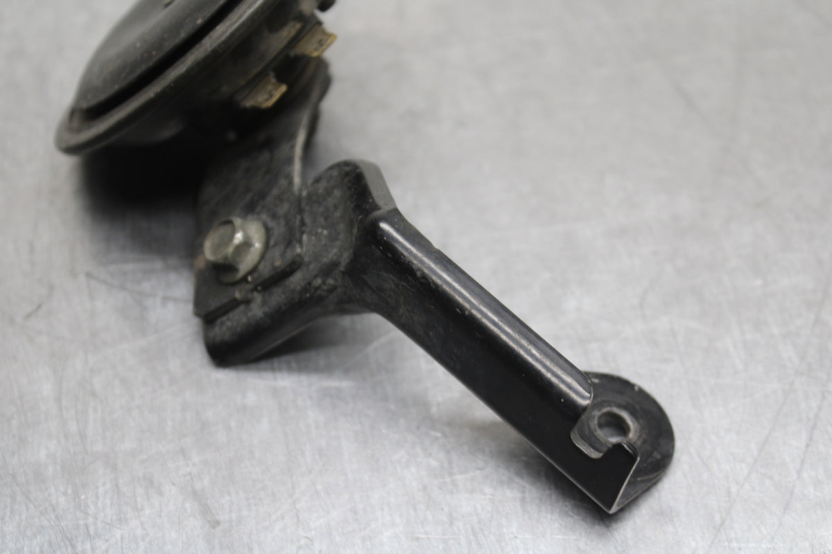 00-01 YAMAHA YZF R1 HORN SIGNAL BB755