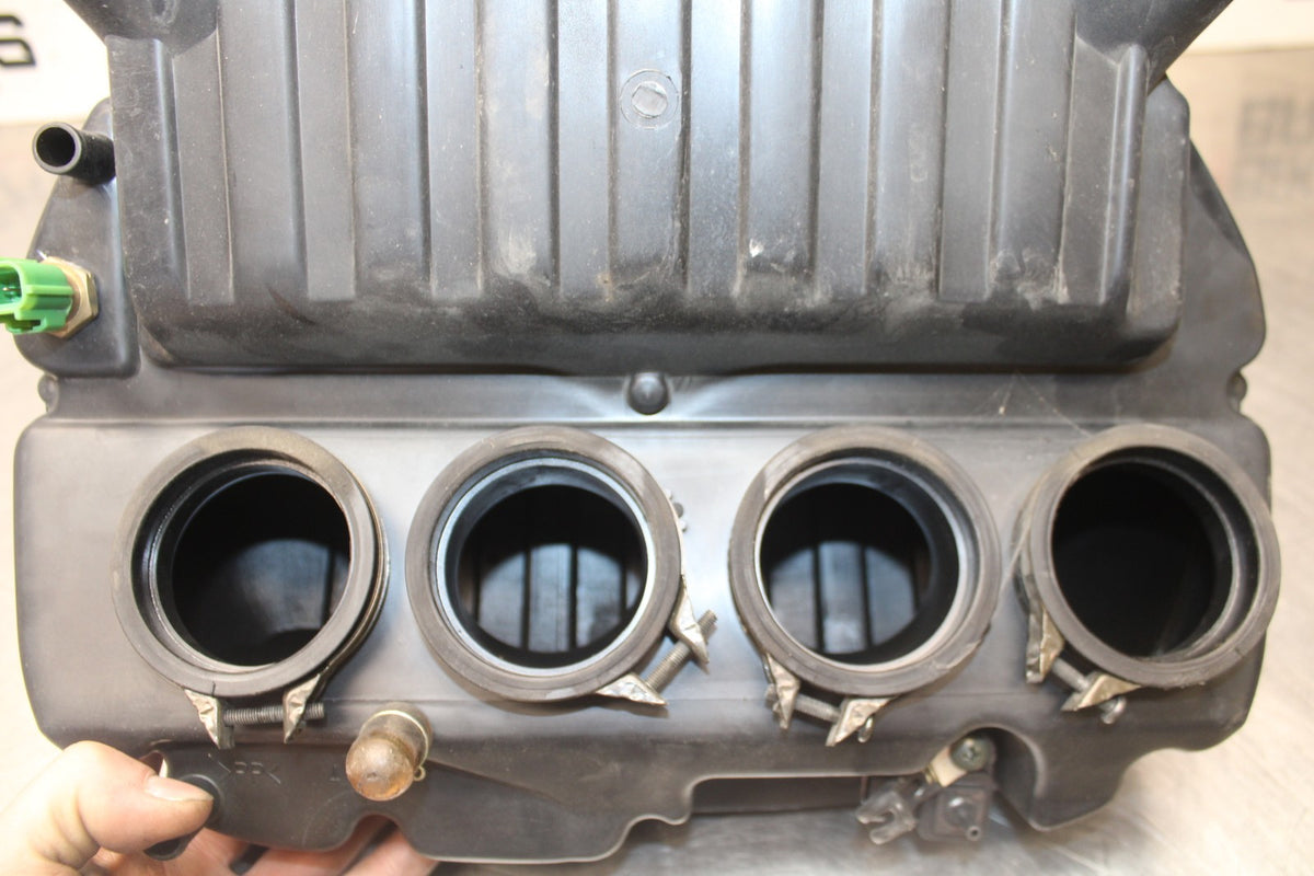 05-06 SUZUKI GSXR1000 AIRBOX AIR INTAKE FILTER BOX BB857