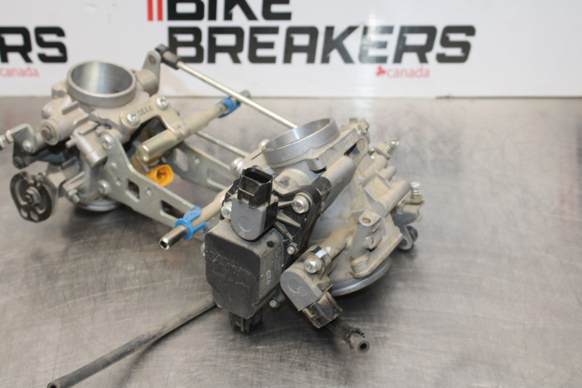 10 SUZUKI SV650 MAIN FUEL INJECTORS / THROTTLE BODIES BB181