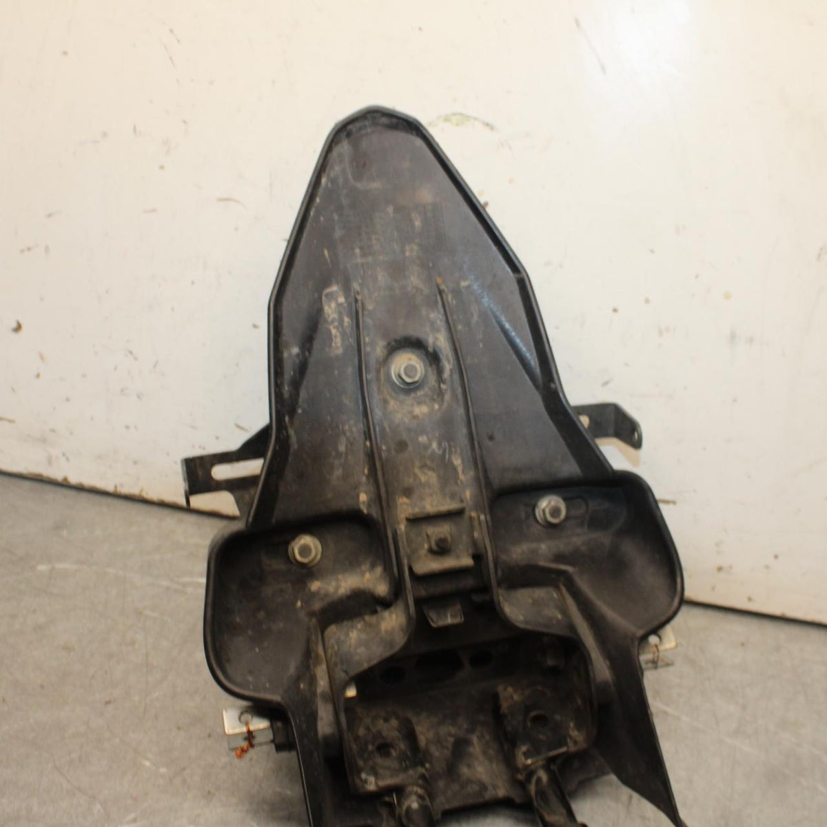 15-18 HONDA CB300FA REAR BACK FENDER MUD GUARD BB646