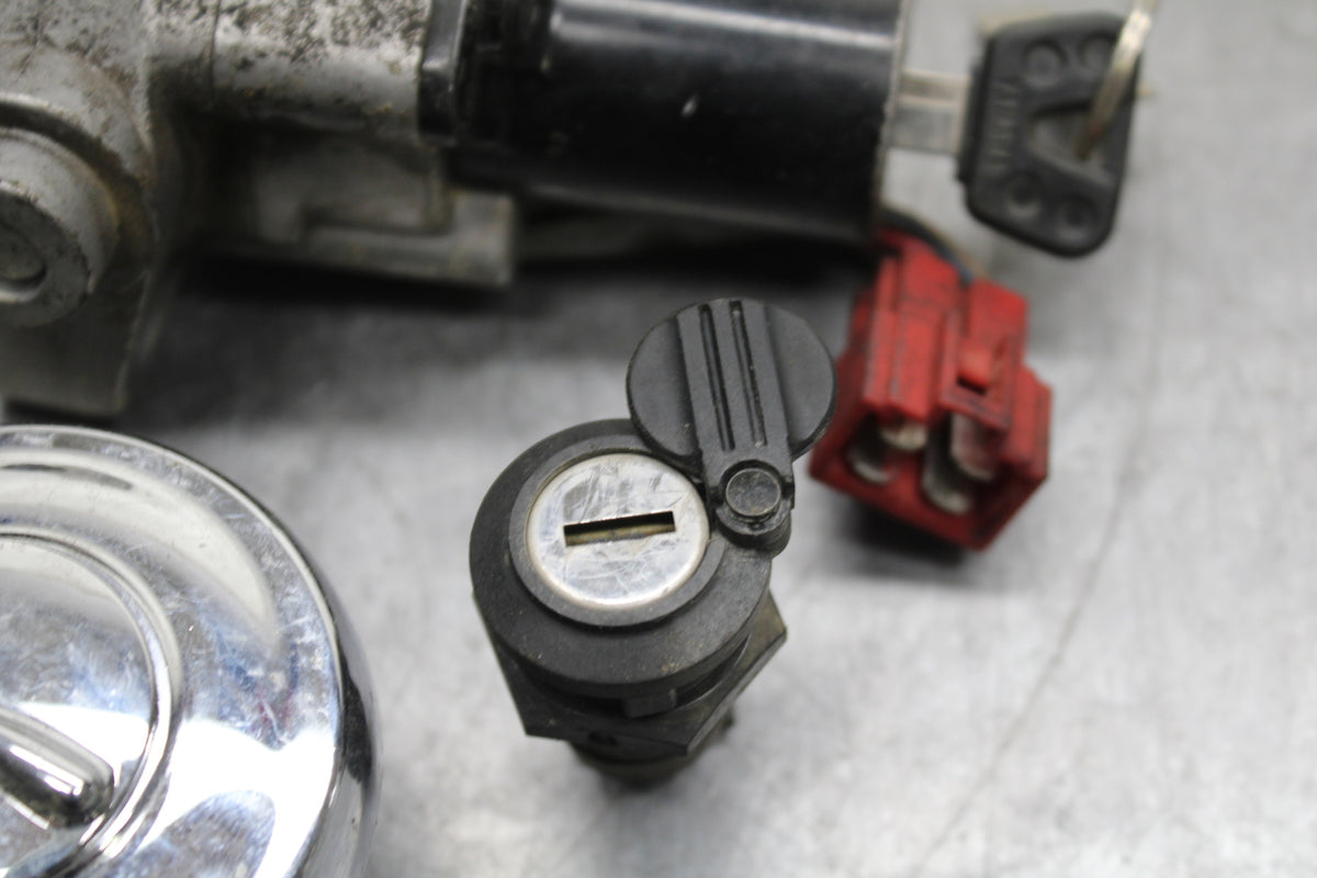 06-07 YAMAHA V STAR 1100 IGNITION LOCK KEY SET W/ GAS CAP AND SEAT LOCK BB124