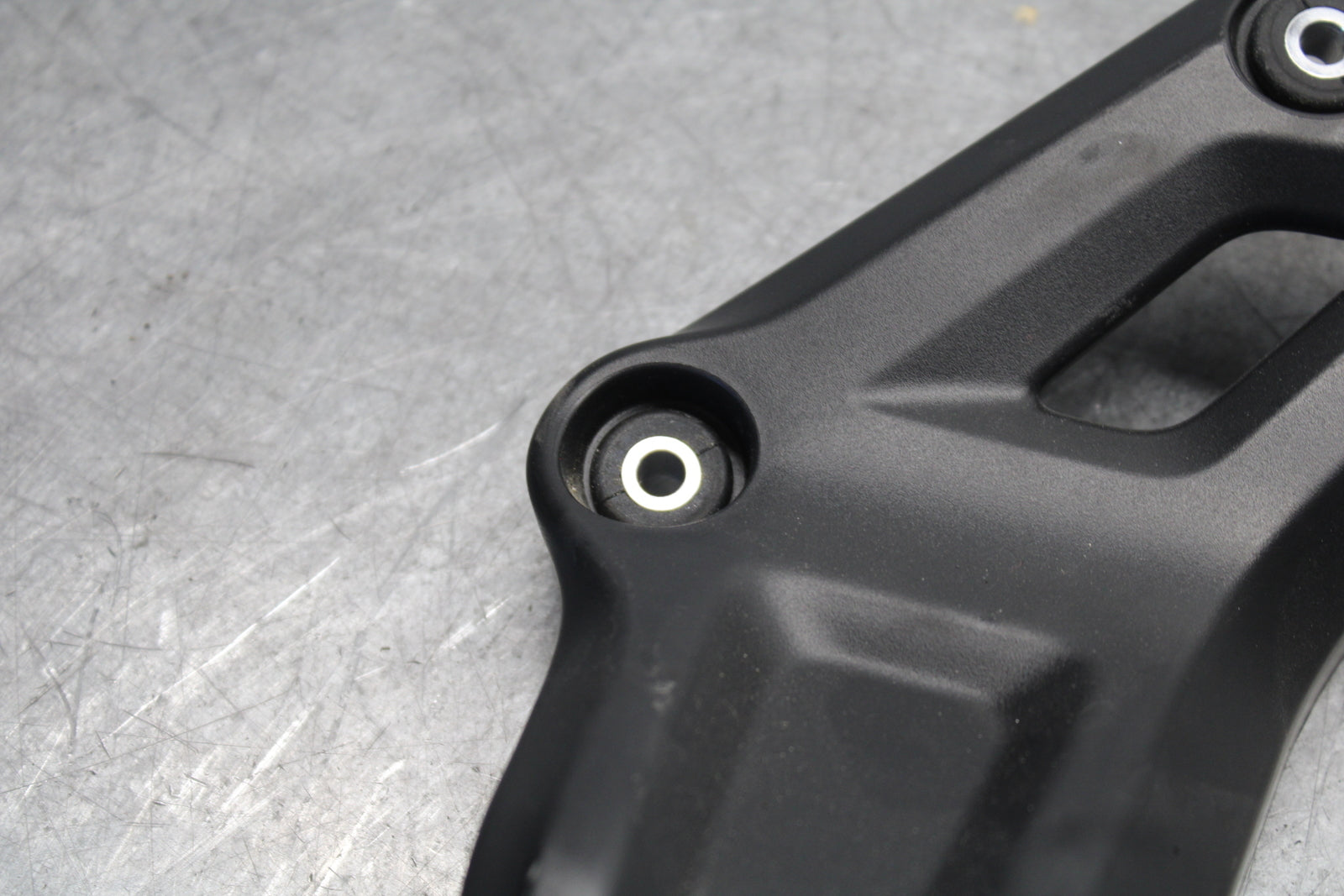 18-24 YAMAHA MT-07 RIGHT FRAME SIDE COVER COWL PANEL TRIM BB662