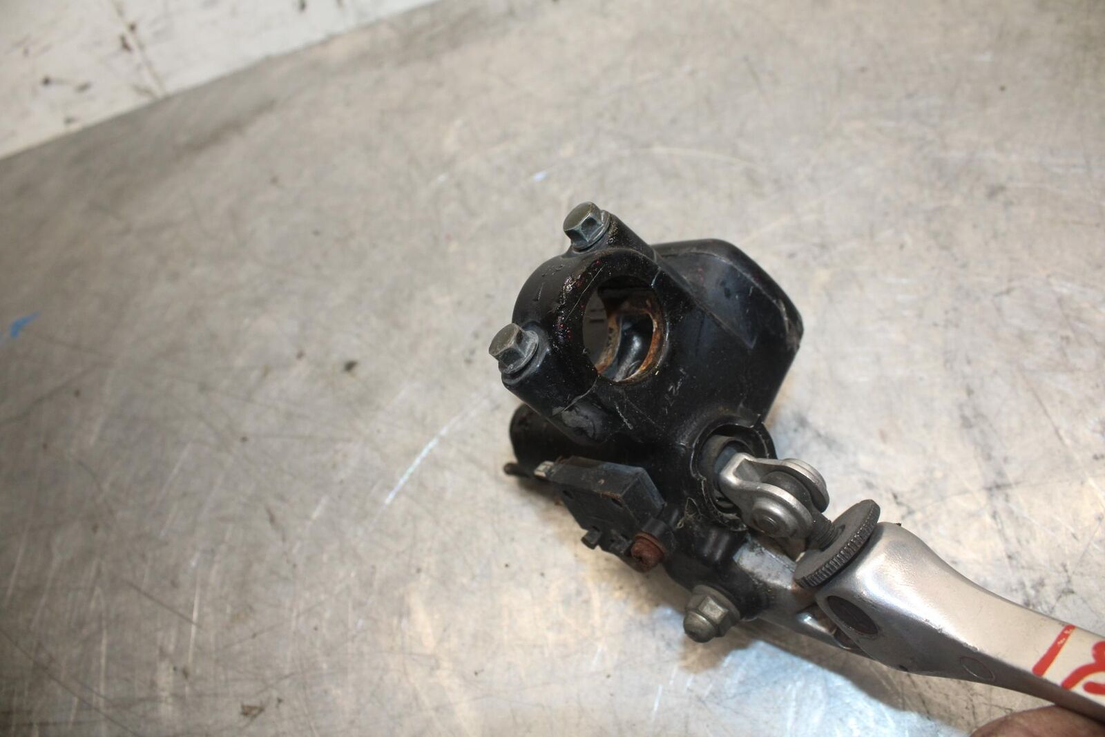 1992 Honda CBR600F2 FRONT BRAKE MASTER CYLINDER w/ LEVER BB40