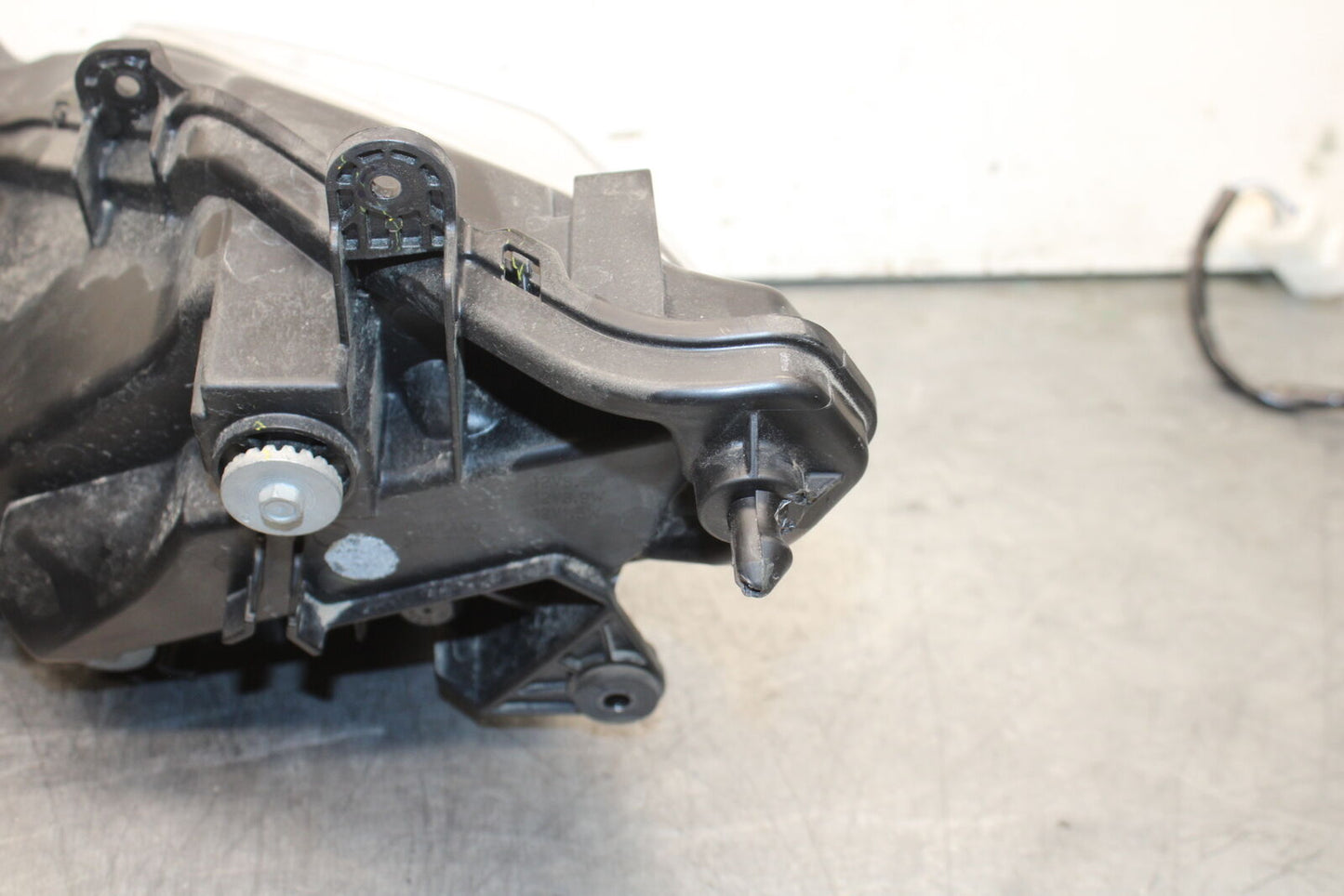 18-24 KAWASAKI NINJA 650 FRONT HEADLIGHT HEAD LIGHT LAMP BB725