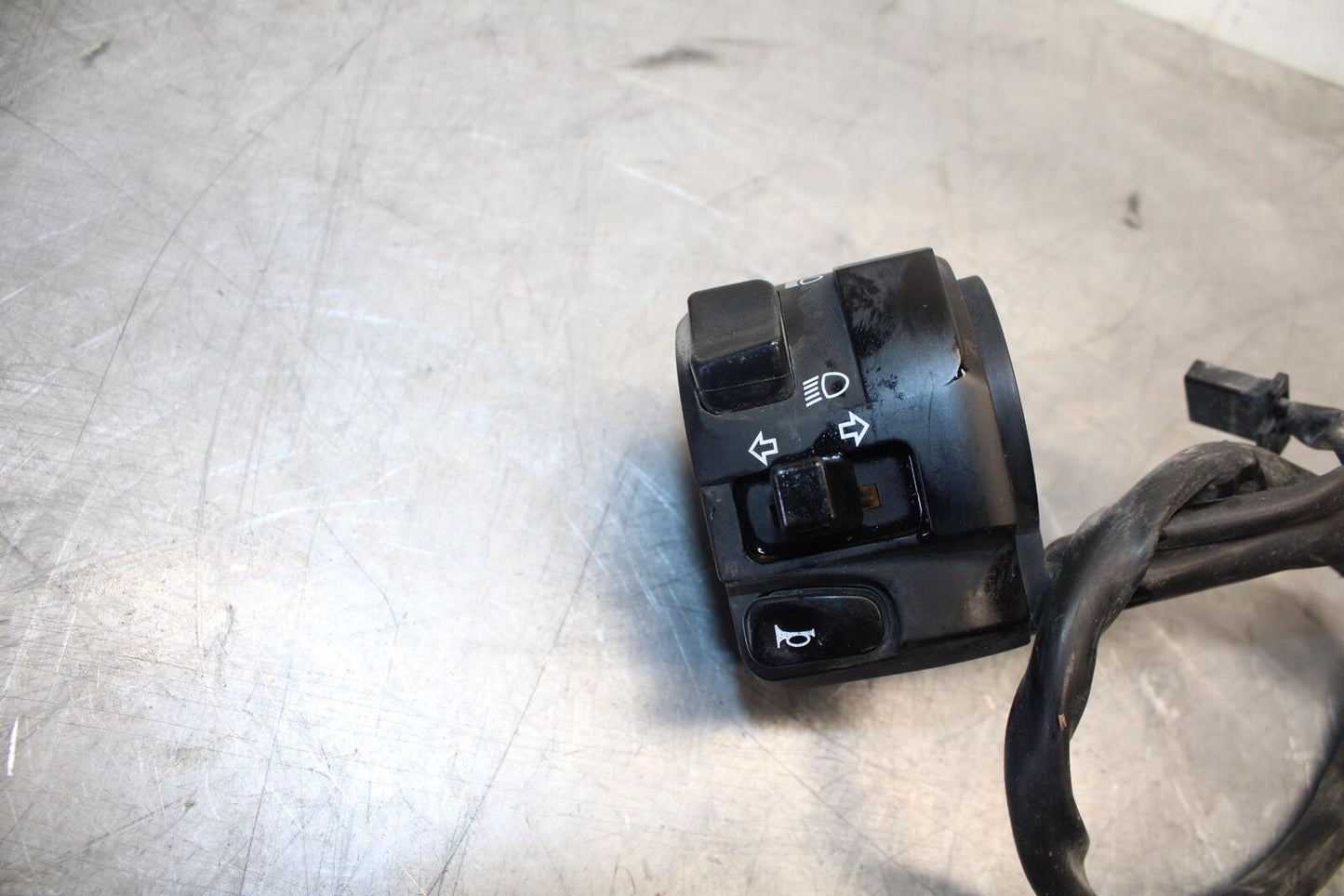 18 KAWASAKI Z 400 LEFT CLIP ON HANDLE HORN SIGNALS SWITCH SWITCHES BB469