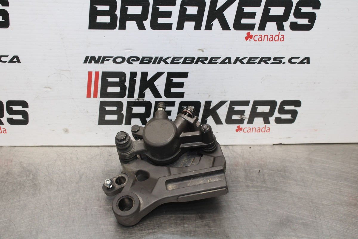23 YAMAHA YZF R3 REAR BACK BRAKE CALIPER W MOUNT BRACKET BB806