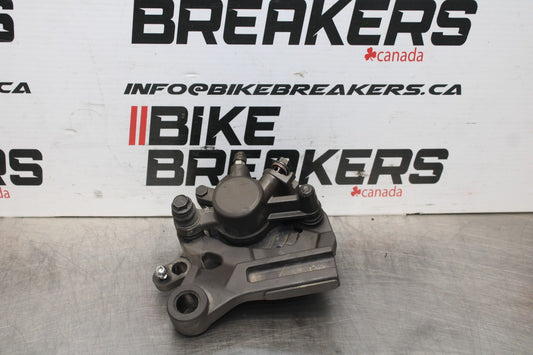 23 YAMAHA YZF R3 REAR BACK BRAKE CALIPER W MOUNT BRACKET BB806