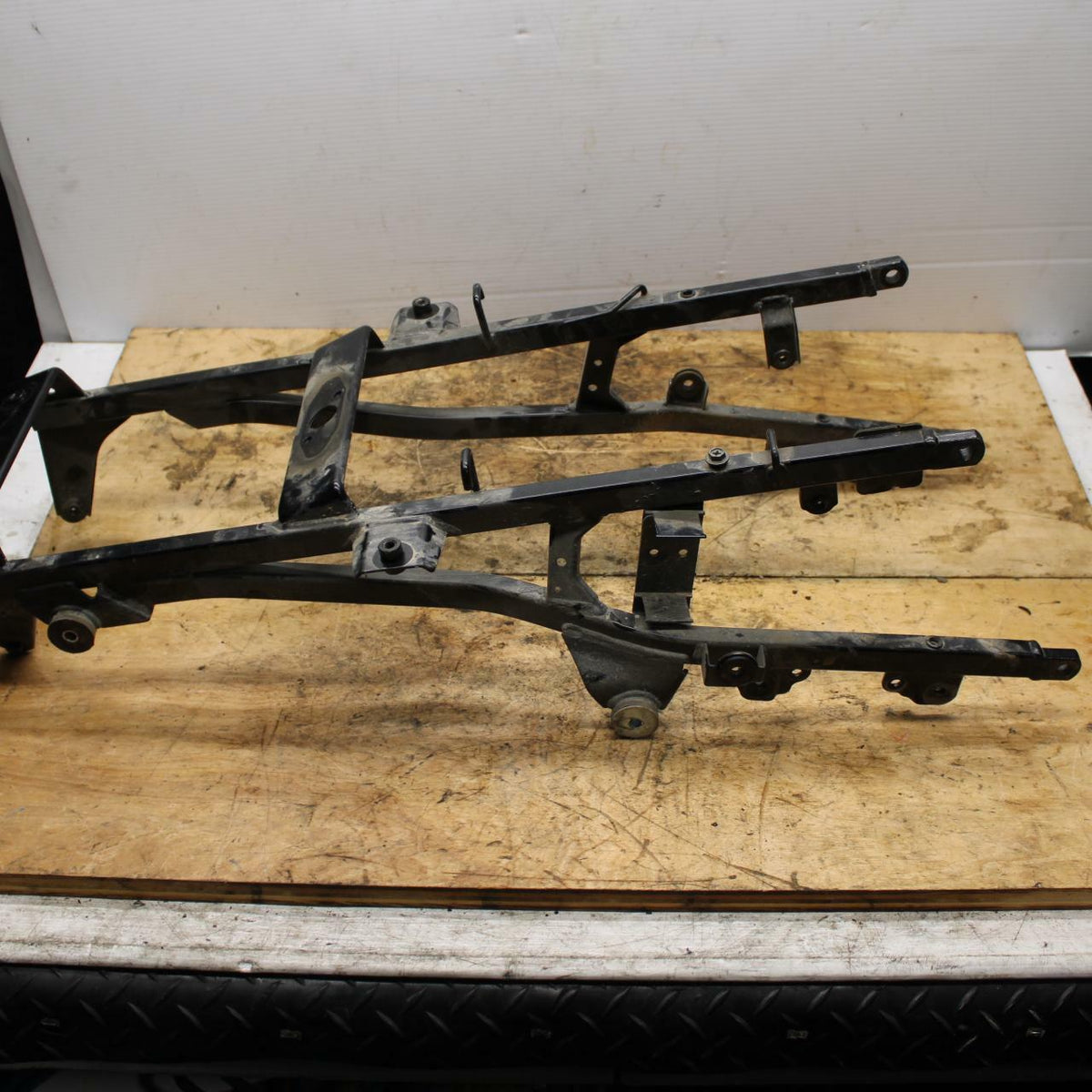 07-11 SUZUKI VSTROM 650 REAR SUBFRAME BACK SUB FRAME BB340