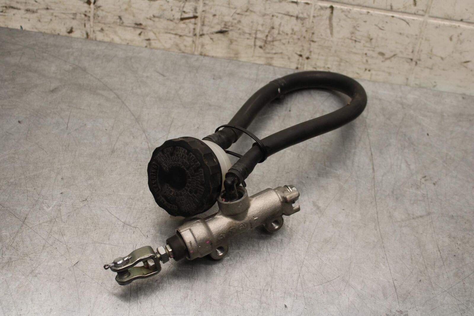 2014 Kawasaki Ninja 650 EX650E REAR BACK BRAKE MASTER CYLINDER W RESERVOIR BB569