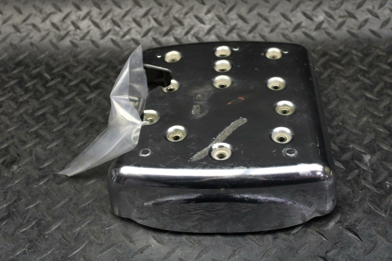 03-08 KAWASAKI VULCAN 1600 ENGINE TOP END CYLINDER HEAD COVER FRONT  BB193