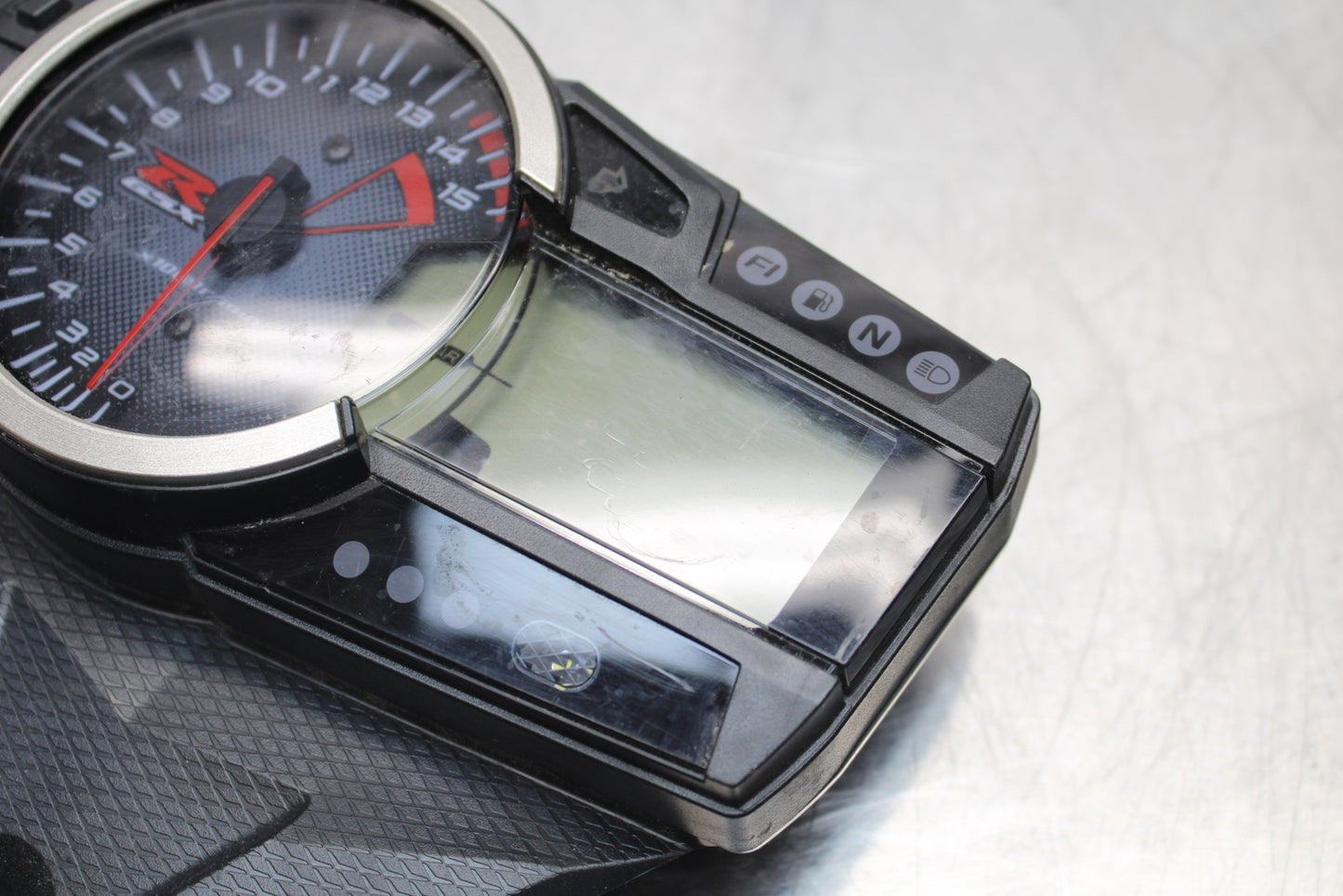 11 SUZUKI GSXR1000 SPEEDO TACH GAUGES CLUSTER SPEEDOMETER TACHOMETER BB142