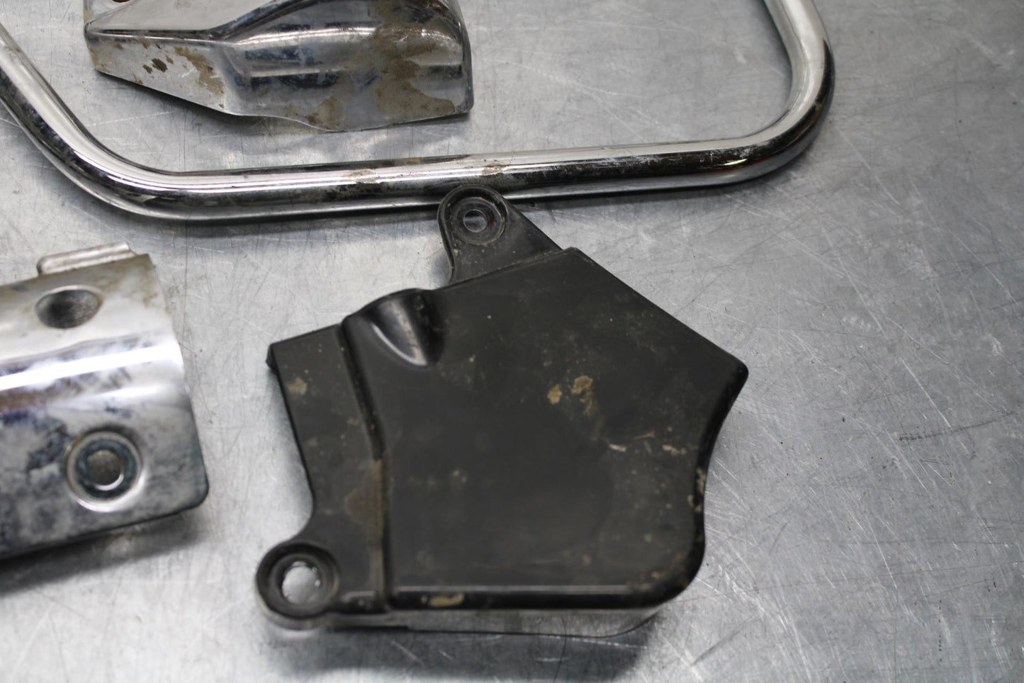 2005 Kawasaki Vulcan 1600 VN1600A ASSORTED CHROME BITS BRACKETS COVERS BB574