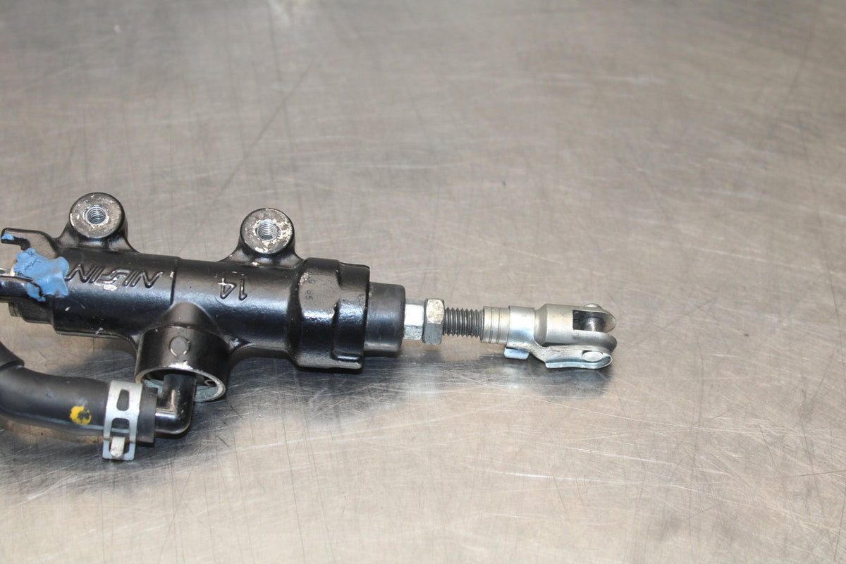 09 SUZUKI GSXR1000 REAR BACK BRAKE MASTER CYLINDER W RESERVOIR BB777