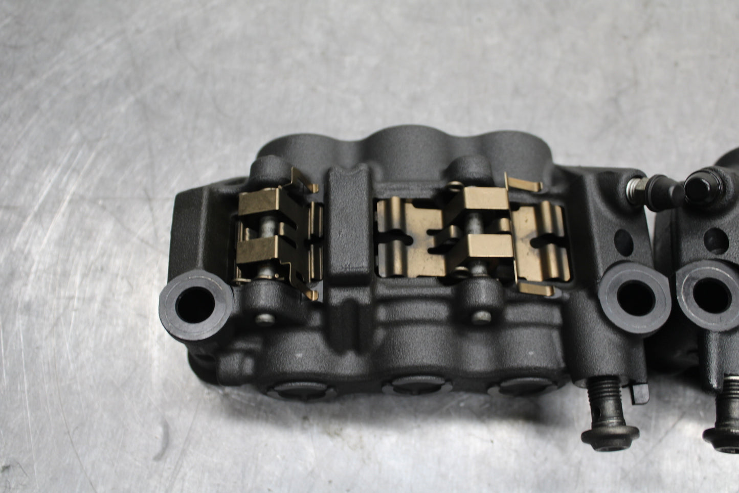09-14 YAMAHA YZF R1 RIGHT LEFT FRONT BRAKE CALIPER SET PAIR CALIPERS BB119