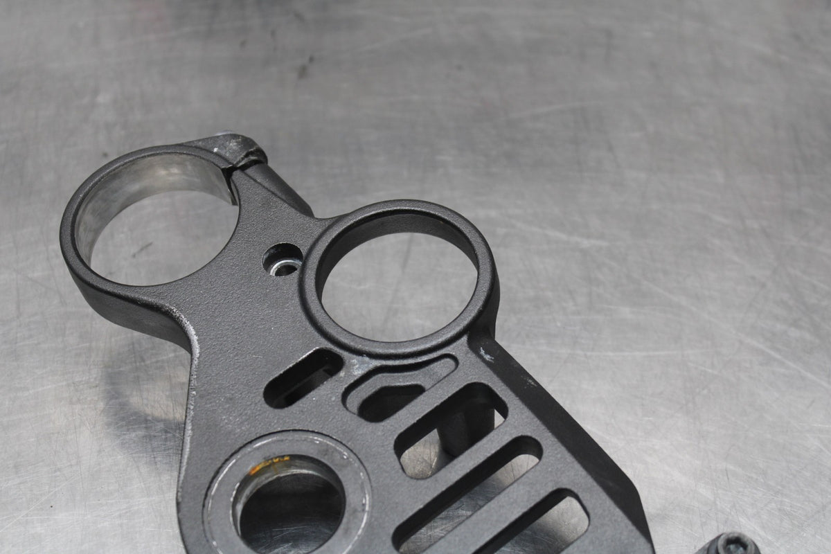 18 YAMAHA YZF R1  FORKS UPPER TRIPLE TREE CLAMP BB838