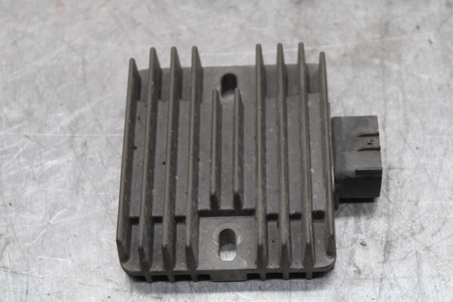 06 YAMAHA YZF R6 RECTIFIER VOLTAGE REGULATOR 4XY-81960-00-00 BB716