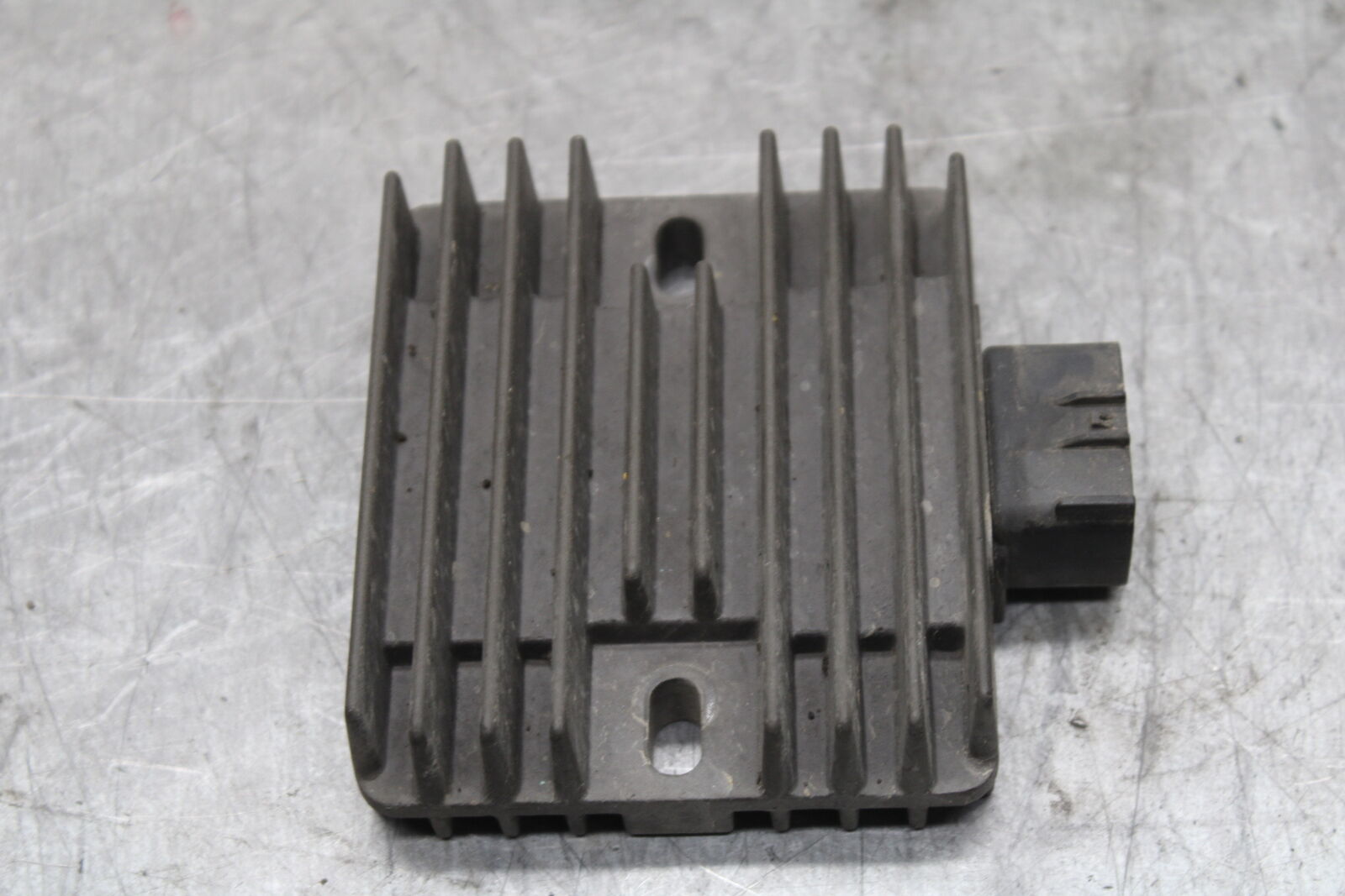 06 YAMAHA YZF R6 RECTIFIER VOLTAGE REGULATOR 4XY-81960-00-00 BB716