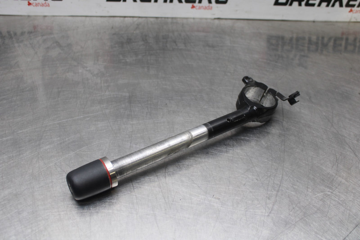 08 KAWASAKI NINJA ZX10R RIGHT CLIP ON HANDLEBAR BB902