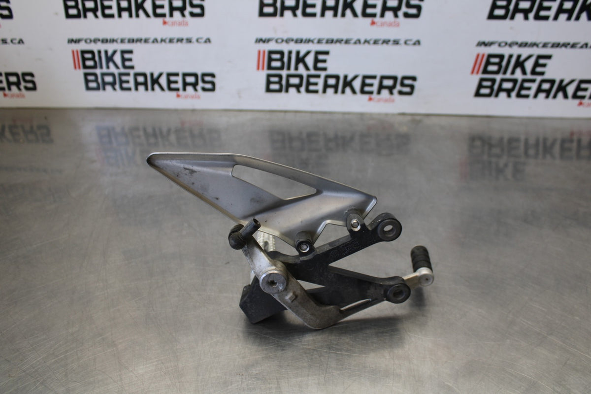 20 TRIUMPH STREET TRIPLE 765 LEFT REARSET REAR SET FOOT PEG REST STOP  BB864