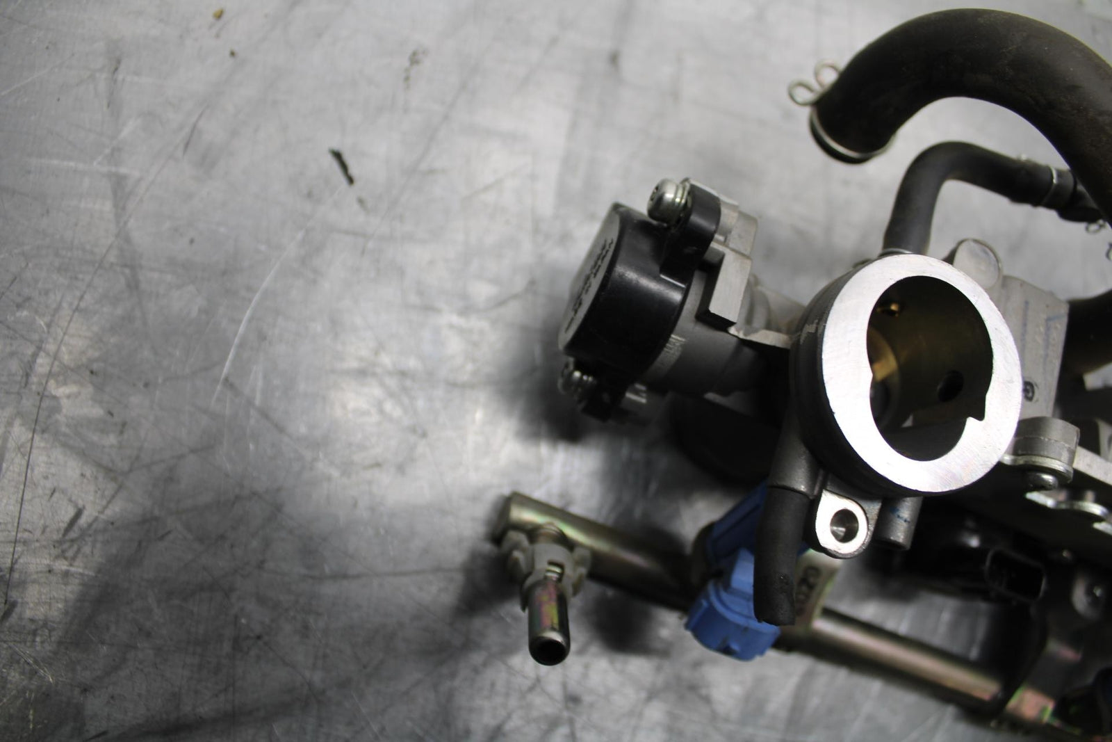 17-23 SUZUKI GSXR 250 GSX250RL8 MAIN FUEL INJECTORS / THROTTLE BODIES BB490