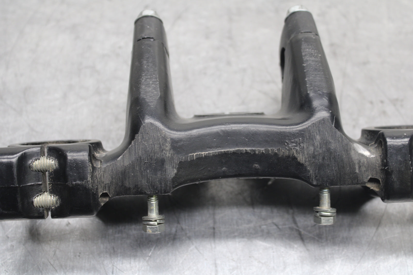 82-83 YAMAHA IT175 FORKS UPPER TRIPLE TREE CLAMP BB108