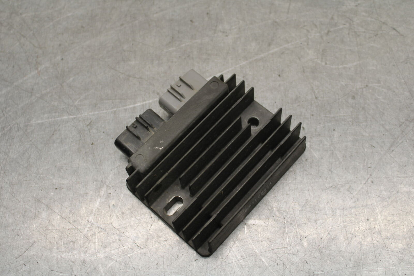 16 KAWASAKI NINJA ZX10R RECTIFIER VOLTAGE REGULATOR 21066-0748  BB650