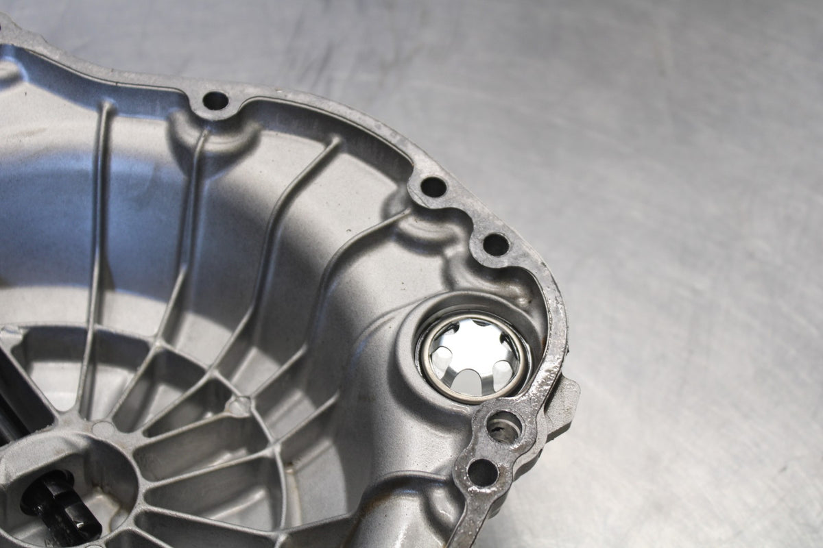 20-22 KAWASAKI NINJA ZX6R CLUTCH SIDE ENGINE MOTOR COVER BB884
