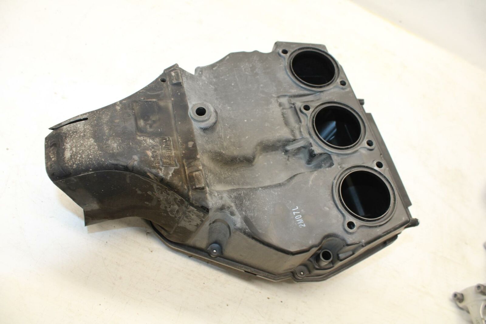 07-16 TRIUMPH STREET TRIPLE AIRBOX AIR INTAKE FILTER BOX BB361