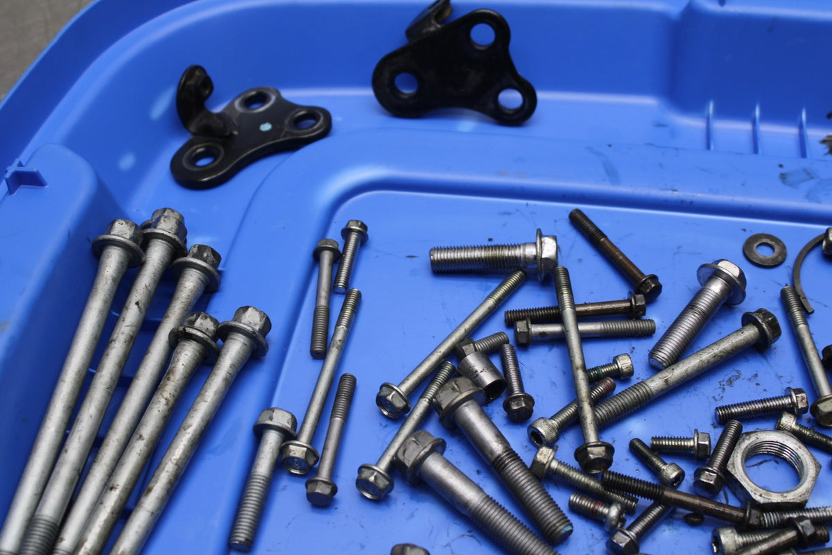 24 KAWASAKI NINJA 500 ABS ENGINE MOUNTING BOLTS HARDWARE MOTOR SCREWS BB818