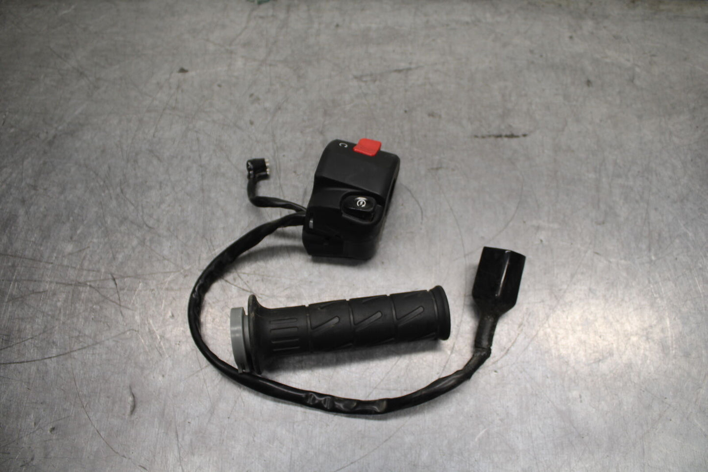 18-23 KAWASAKI NINJA 400 EX400 ABS RIGHT CLIP ON KILL OFF START SWITCH  BB747