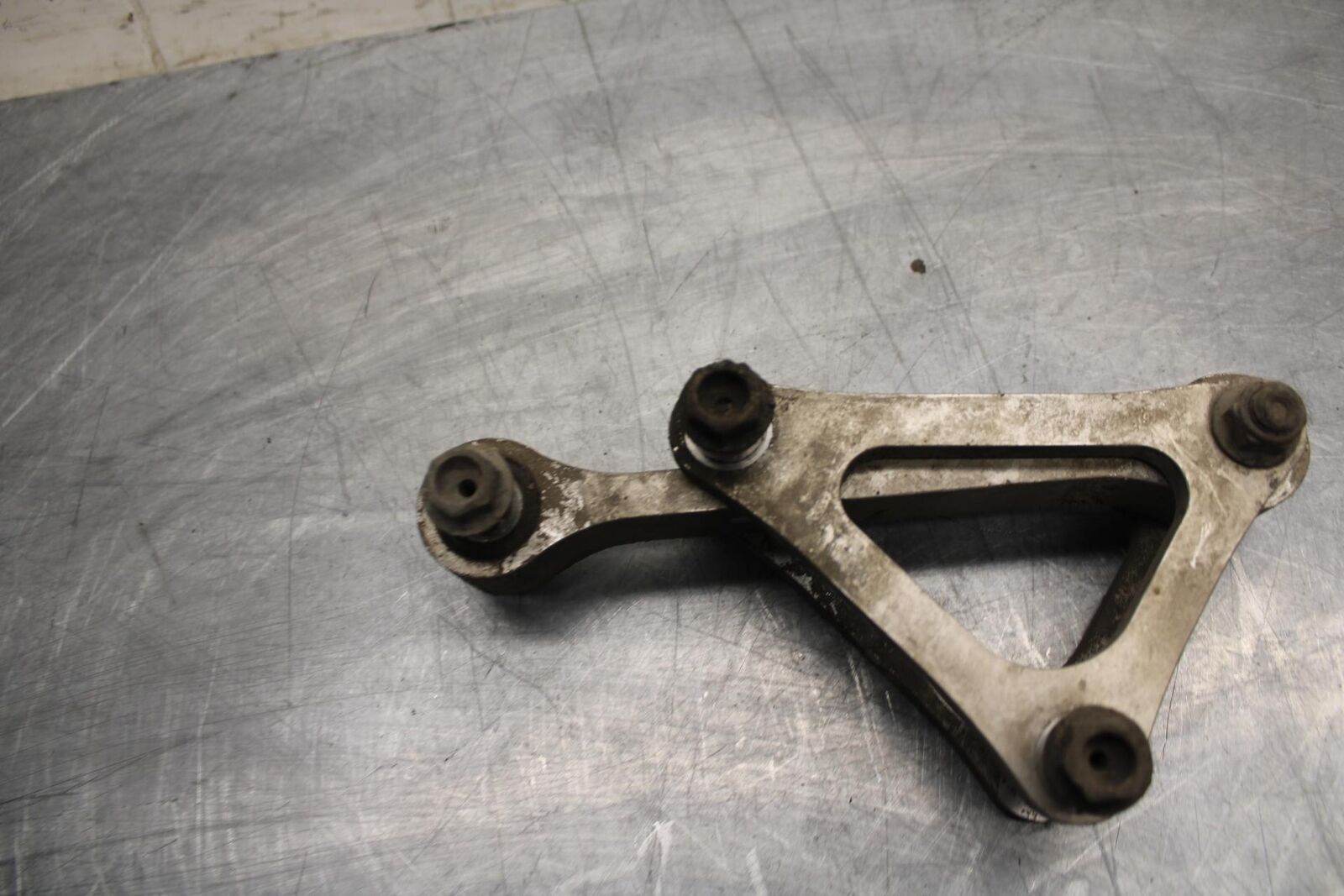 03-04 YAMAHA YZF R6  REAR DOGBONE SHOCK LINKAGE LINK BB481