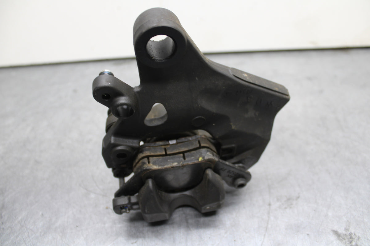 19-21 YAMAHA YZF R3 REAR BACK BRAKE CALIPER W MOUNT BRACKET BB121