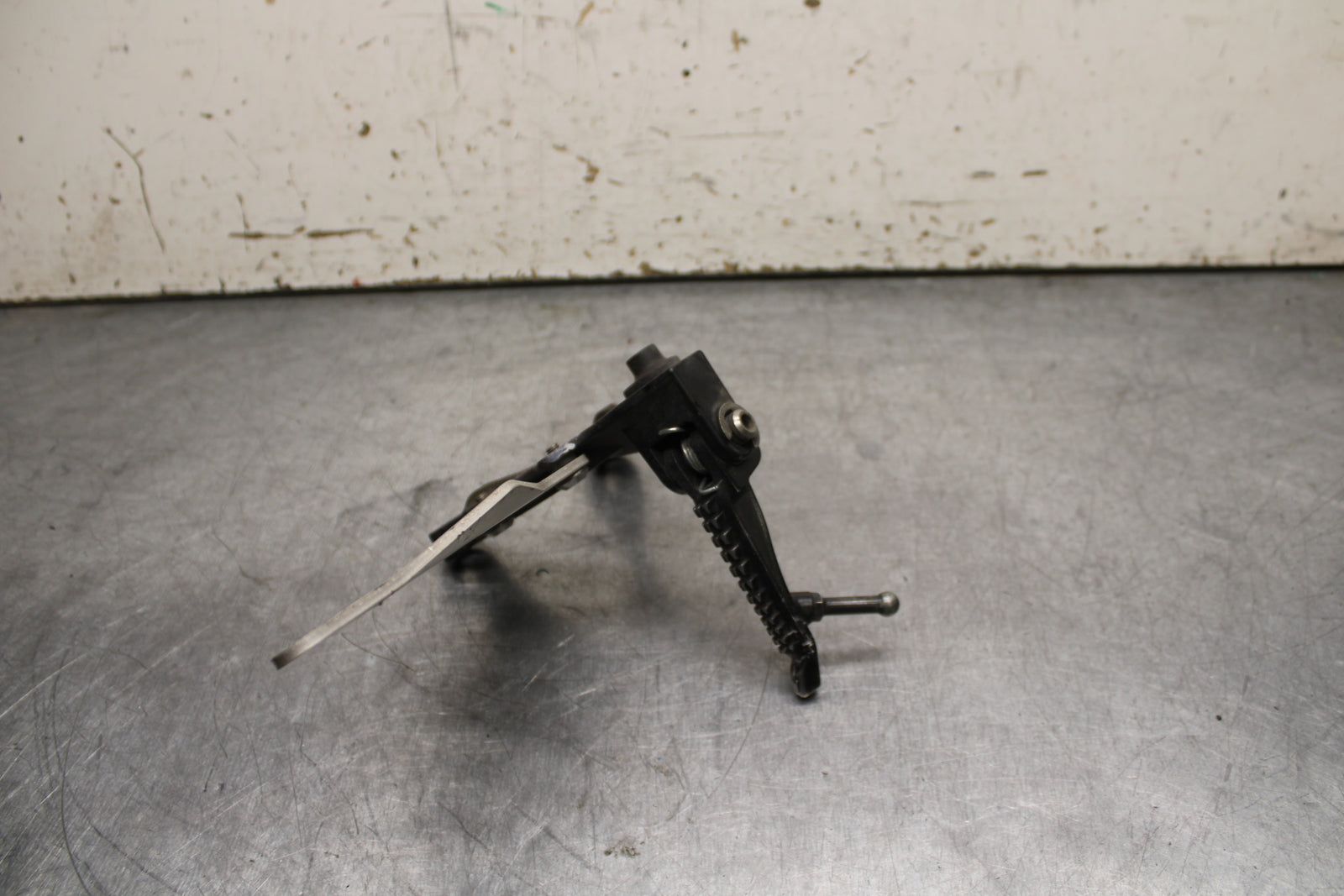 13-17 KAWASAKI NINJA ZX6R ZX636E LEFT REARSET REAR SET DRIVER FOOT PEG BB735
