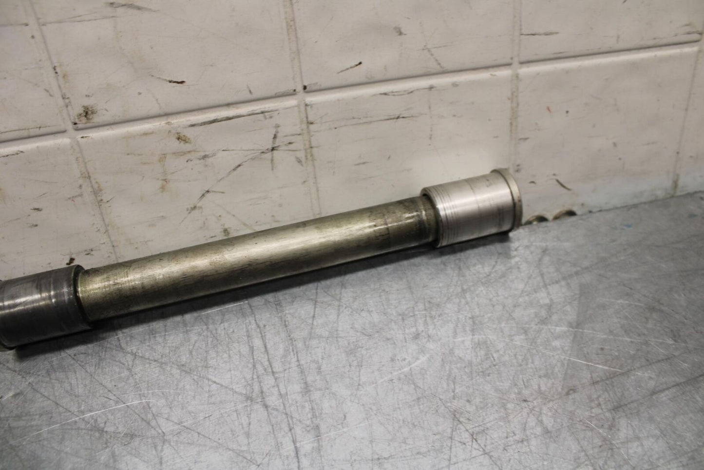 07-08 KAWASAKI CONCOURS 1400 ABS FRONT WHEEL RIM AXLE PIVOT BOLT BB449