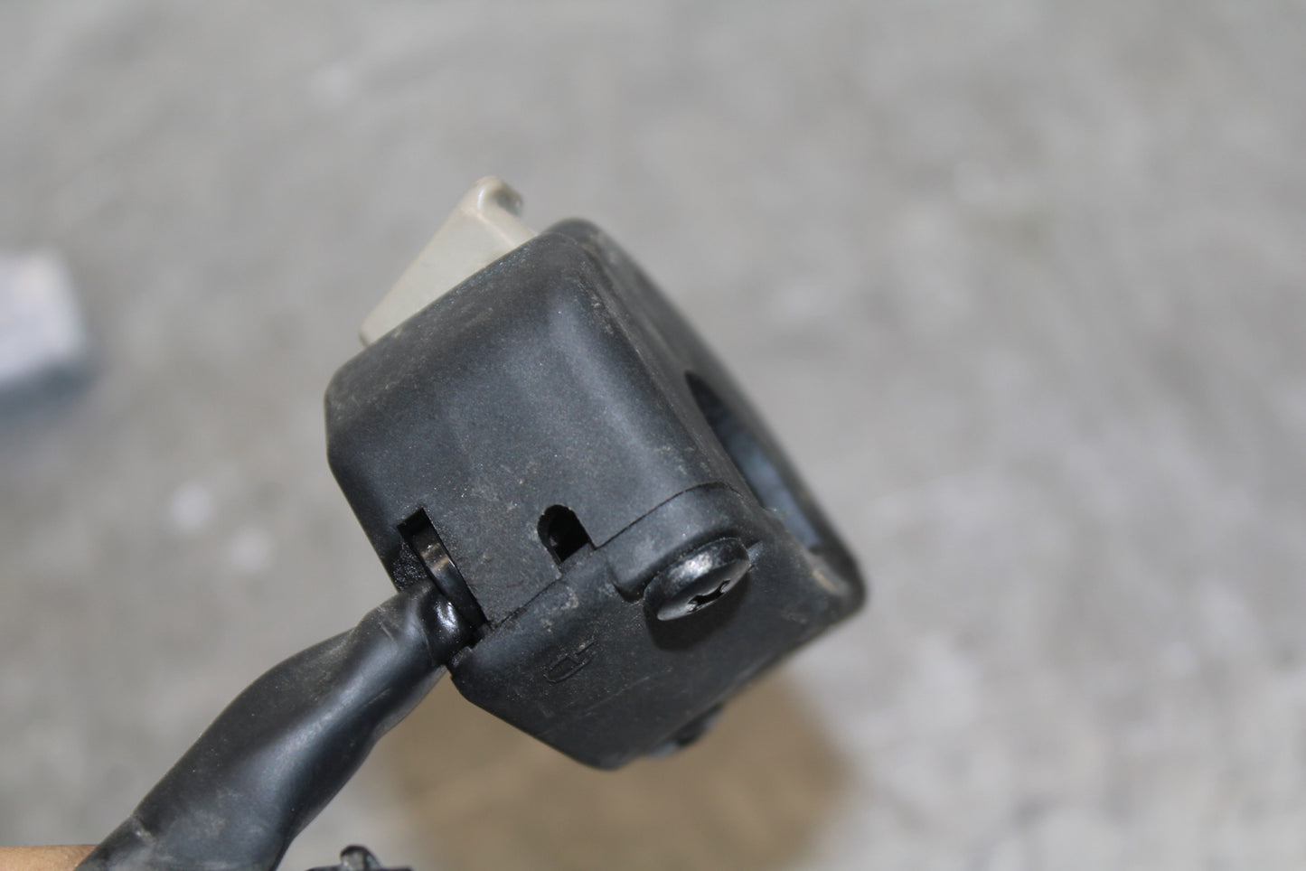 19-23 KAWASAKI NINJA ZX6R RIGHT CLIP ON HANDLE KILL OFF START SWITCH  BB701