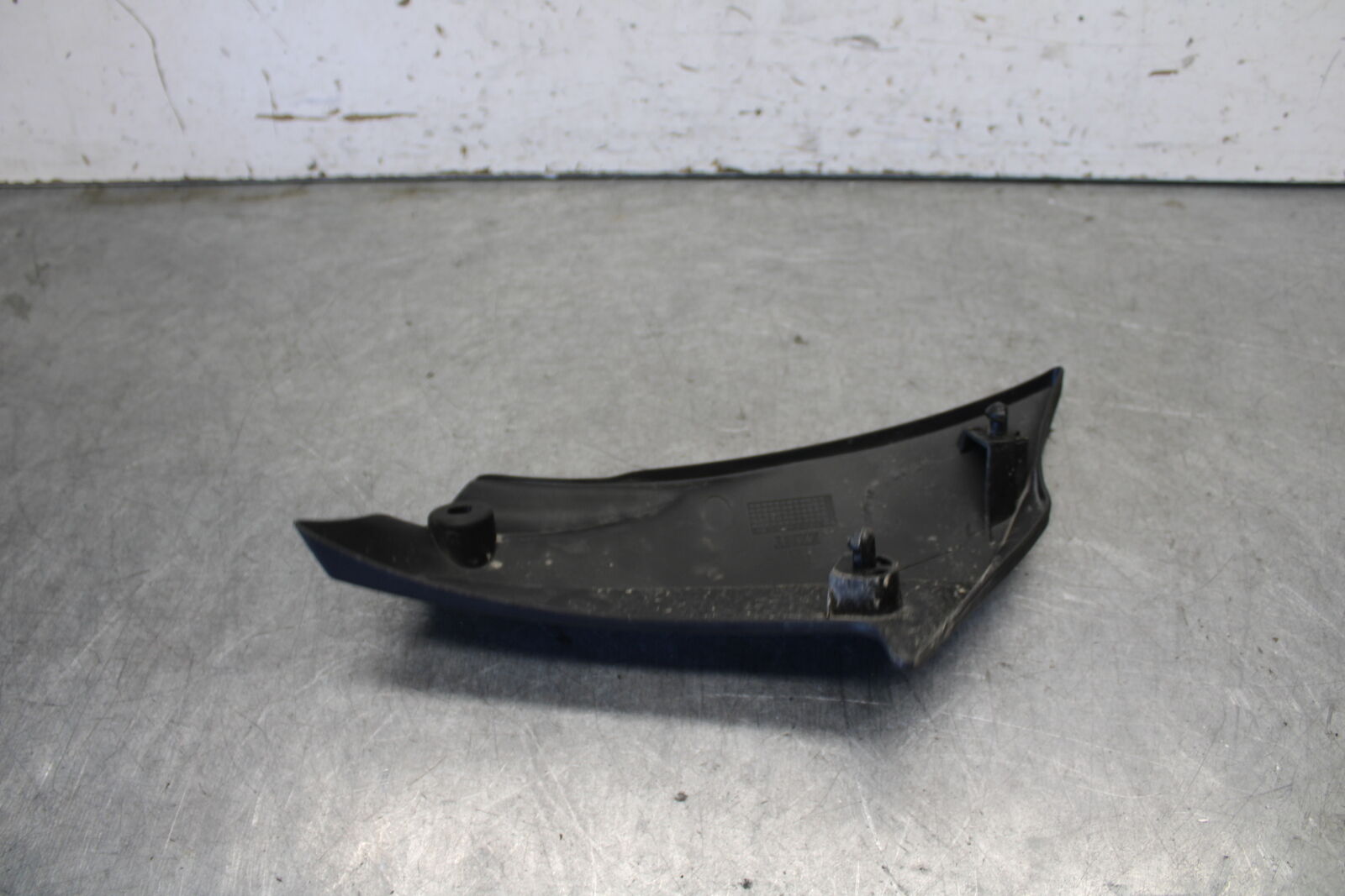 11-24 SUZUKI GSXR750 LEFT FRAME SIDE COVER COWL PANEL TRIM  BB687