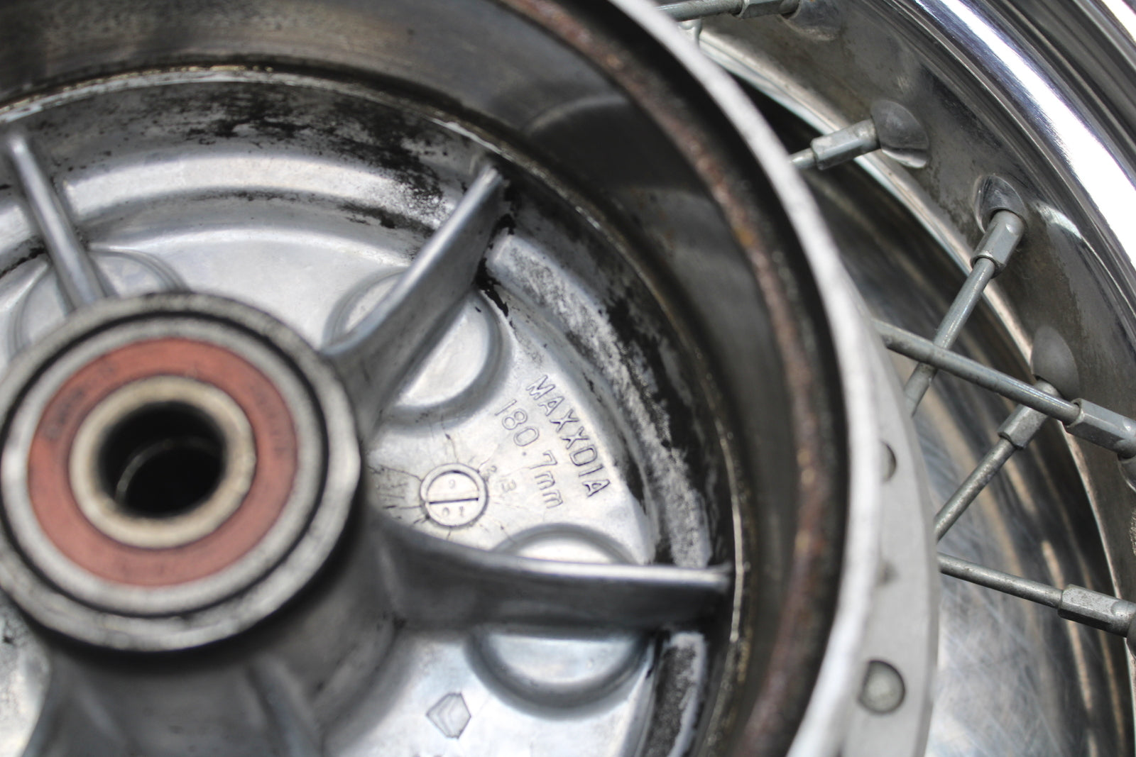 04 SUZUKI INTRUDER 800 REAR WHEEL BACK RIM BB758