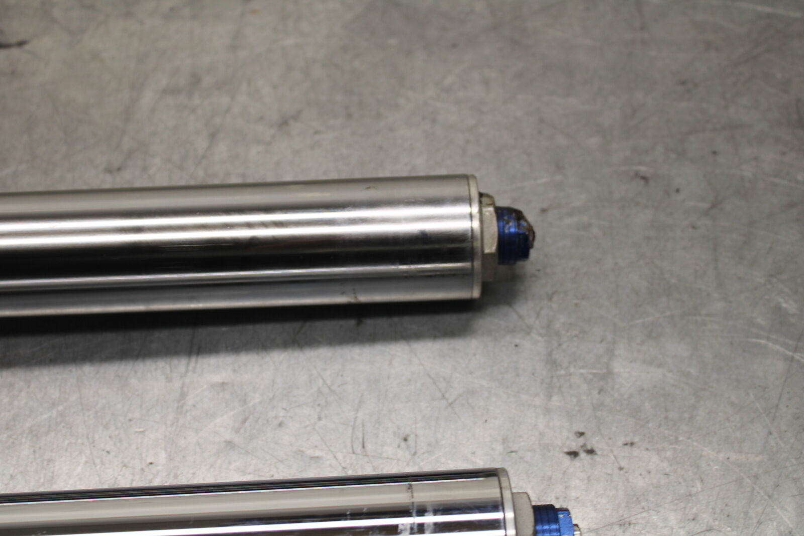 03-04 TRIUMPH DAYTONA 600 FRONT FORKS SHOCK SUSPENSION SET PAIR BB745