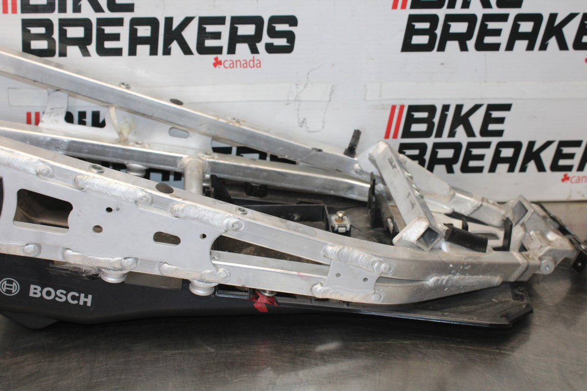 16 APRILIA TUONO V4 1100 REAR SUBFRAME BACK SUB FRAME BB905