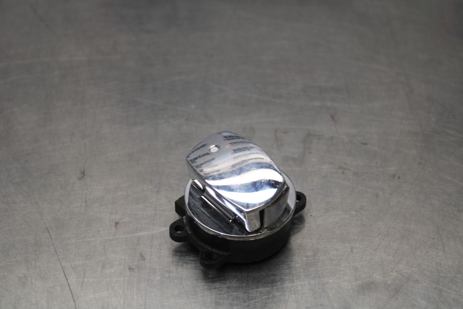 03-08 KAWASAKI VULCAN 1600 IGNITION LOCK KEY SET W/ GAS CAP BB196