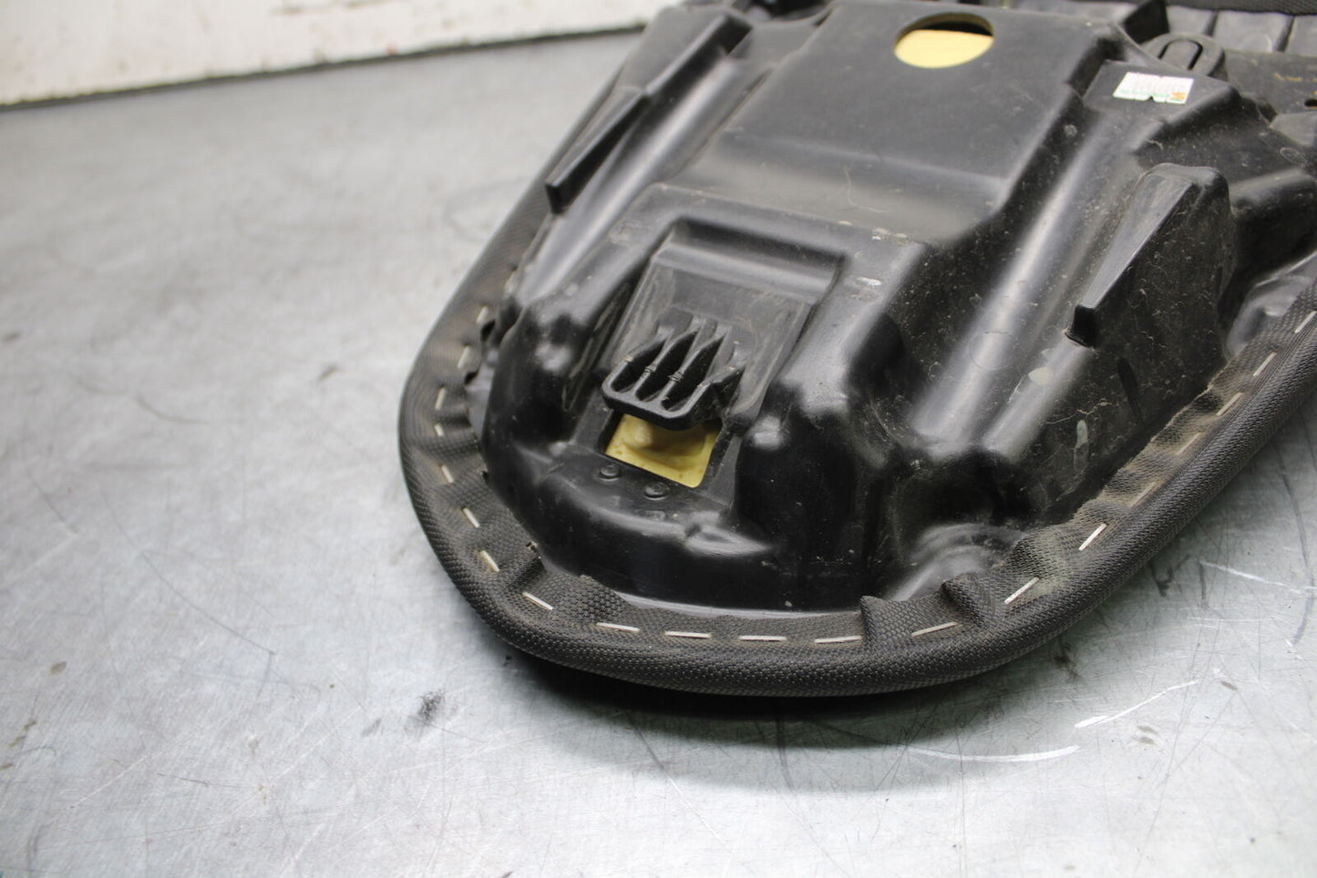 12-17 KAWASAKI ER-6N Z650 REAR BACK PASSENGER TANDEM SEAT PAD SADDLE  BB709