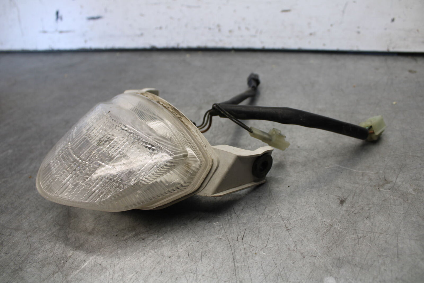 05-06 SUZUKI GSXR1000 REAR TAIL TAILLIGHT BACK BRAKE LIGHT 35710-41G30 BB663