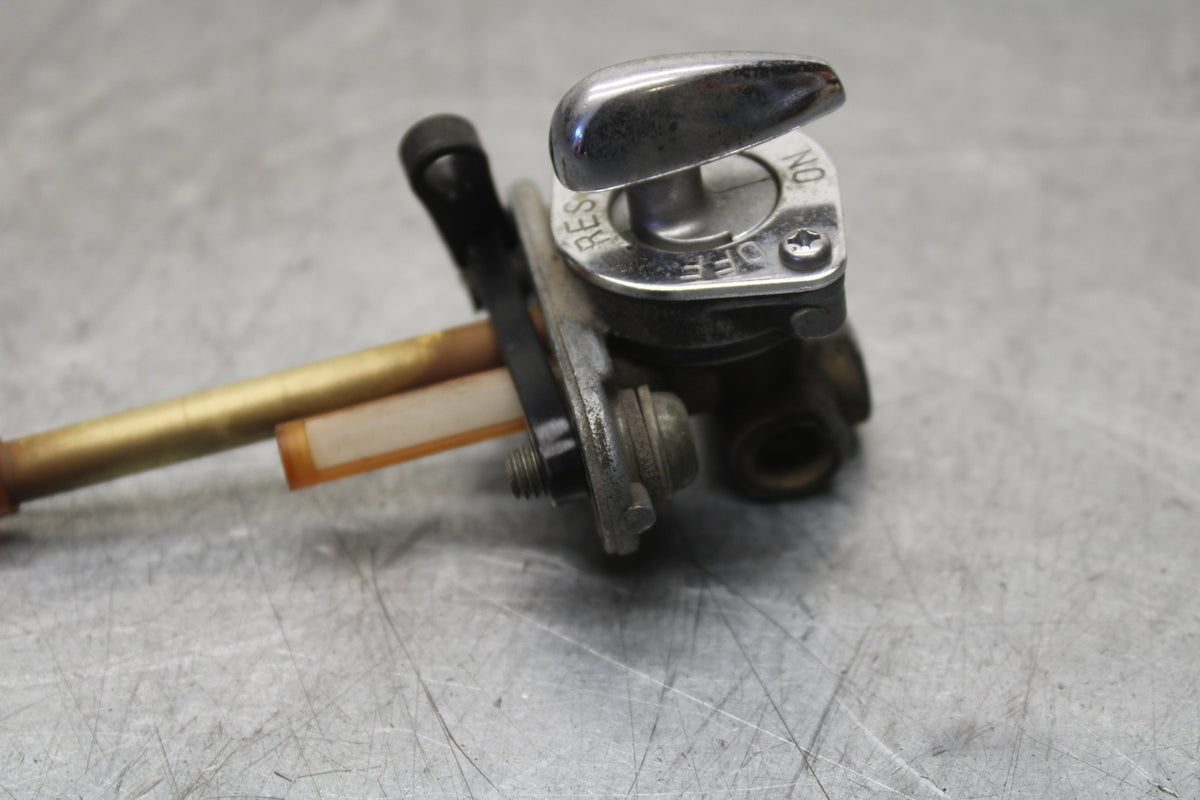 05-06 YAMAHA ROYAL STAR GAS TANK FUEL PETCOCK BB697