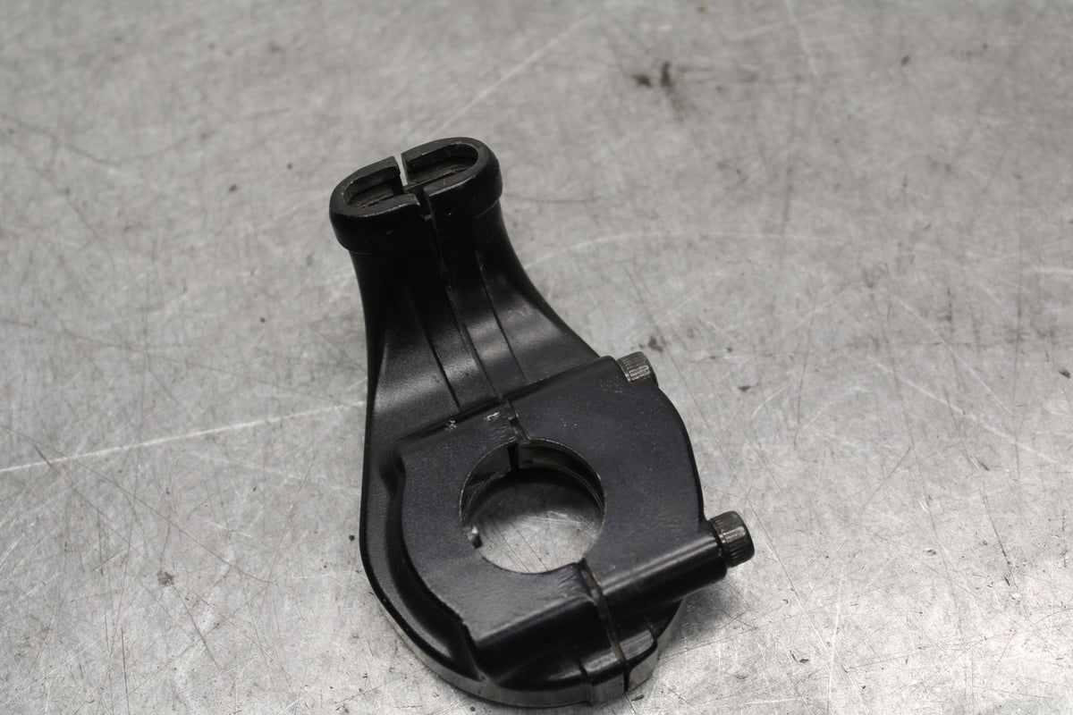 07-08 YAMAHA YZF R1 THROTTLE CABLE LINE HOUSING GUIDE BB675
